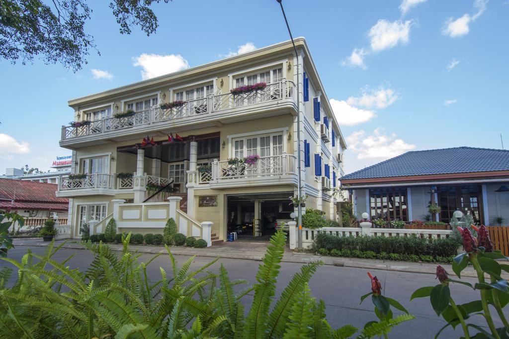 Le Bouton D'Or Boutique Hotel Thakhek Exterior photo